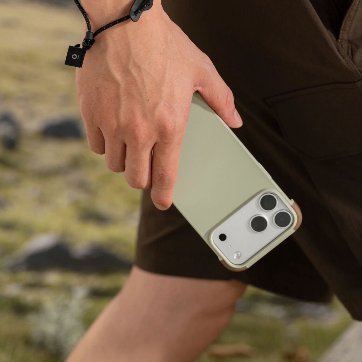 MOFT Hoesje Geschikt voor iPhone 18 Pro - MOVAS Frame Back Cover - Compatibel met MagSafe - Vegan Leer Case - Beschermhoes Ultra Dun - Duurzaam - Groen