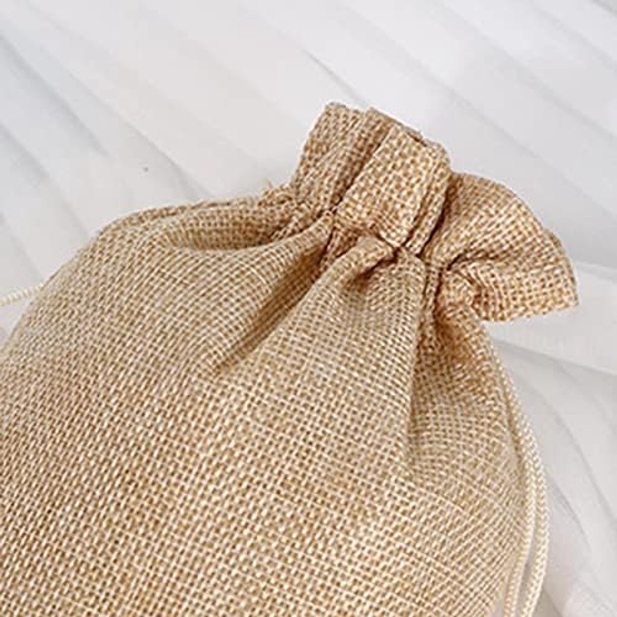30 Stuks Trekkoord Doek Tas Sieraden Trekkoord Tas, 9x12cm 6 Kleur Linnen Materiaal Gunst Pouch voor Kerst Bruiloften Feesten, met Tractie Touw, Geschikt voor Chocolade