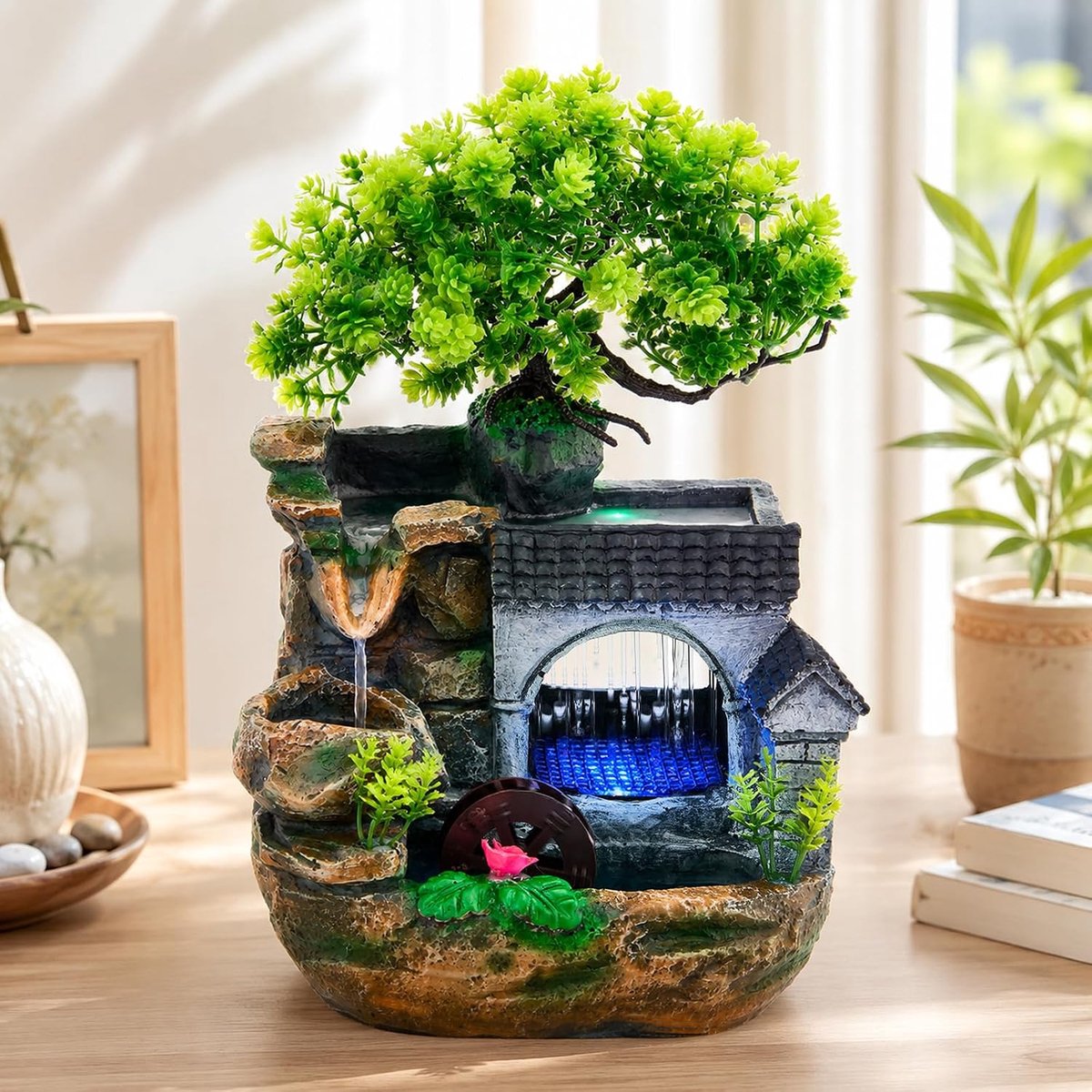 Tafelmodel met LED-verlichting en planten, waterval