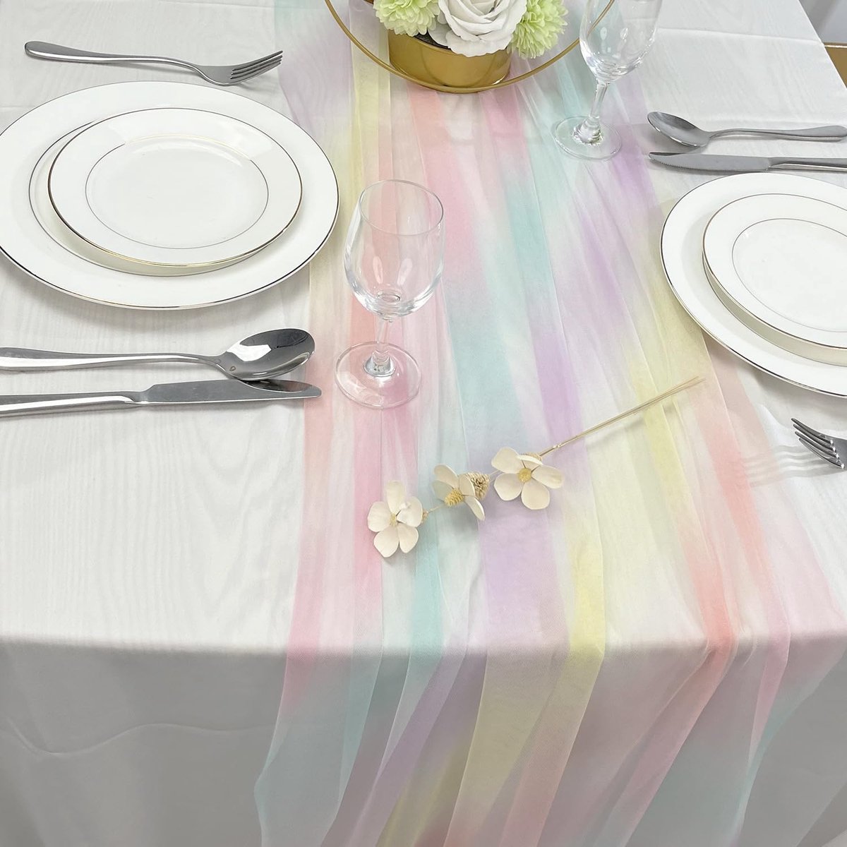 Tafelloper van zachte chiffon tule, elegant regenboog tafelkleed