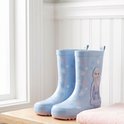 Lichtblauwe rubberlaarzen met Elsa en sneeuwvlokjes. Roze zolen.