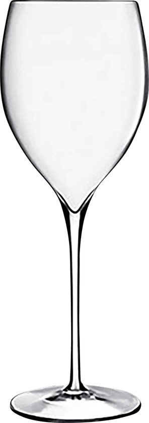 Leeg wijnglas op een zwarte achtergrond.