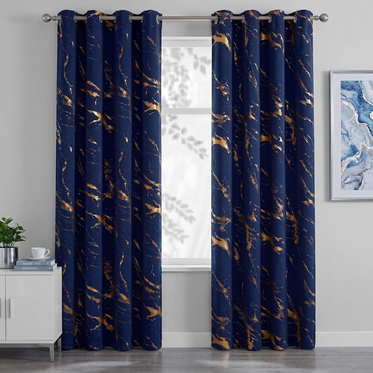 Marineblauwe en gouden marmeren gordijnen voor woonkamer, 140 x 220 cm, 85-95% verduisteringsgordijnen, oogjes, metallic foliedruk, polyester gordijn, ondoorzichtig, slaapkamer, set van 2