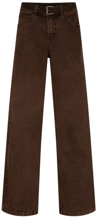Bruine jeans met wijde pijpen, riem en een knoopsluiting.