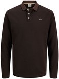 Bruine poloshirt met lange mouwen, contrasterende donkerbruine kraag en Jack & Jones logo.