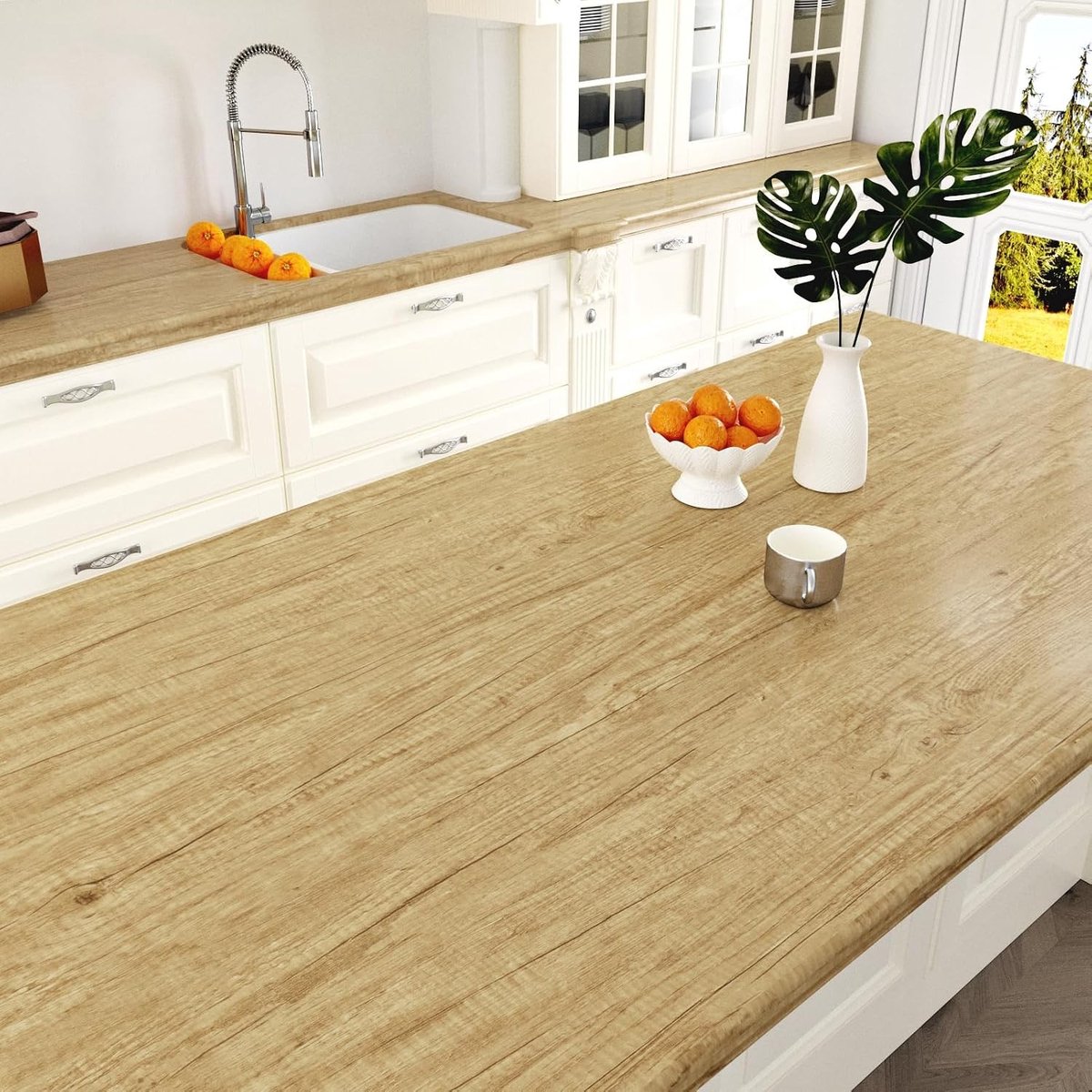 Beige zelfklevende wandbekleding met houtlook voor een warme en gezellige sfeer in huis