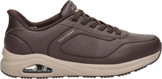Bruine Skechers heren sneaker met vetersluiting, perforaties en beige zool met Air-Cushion.