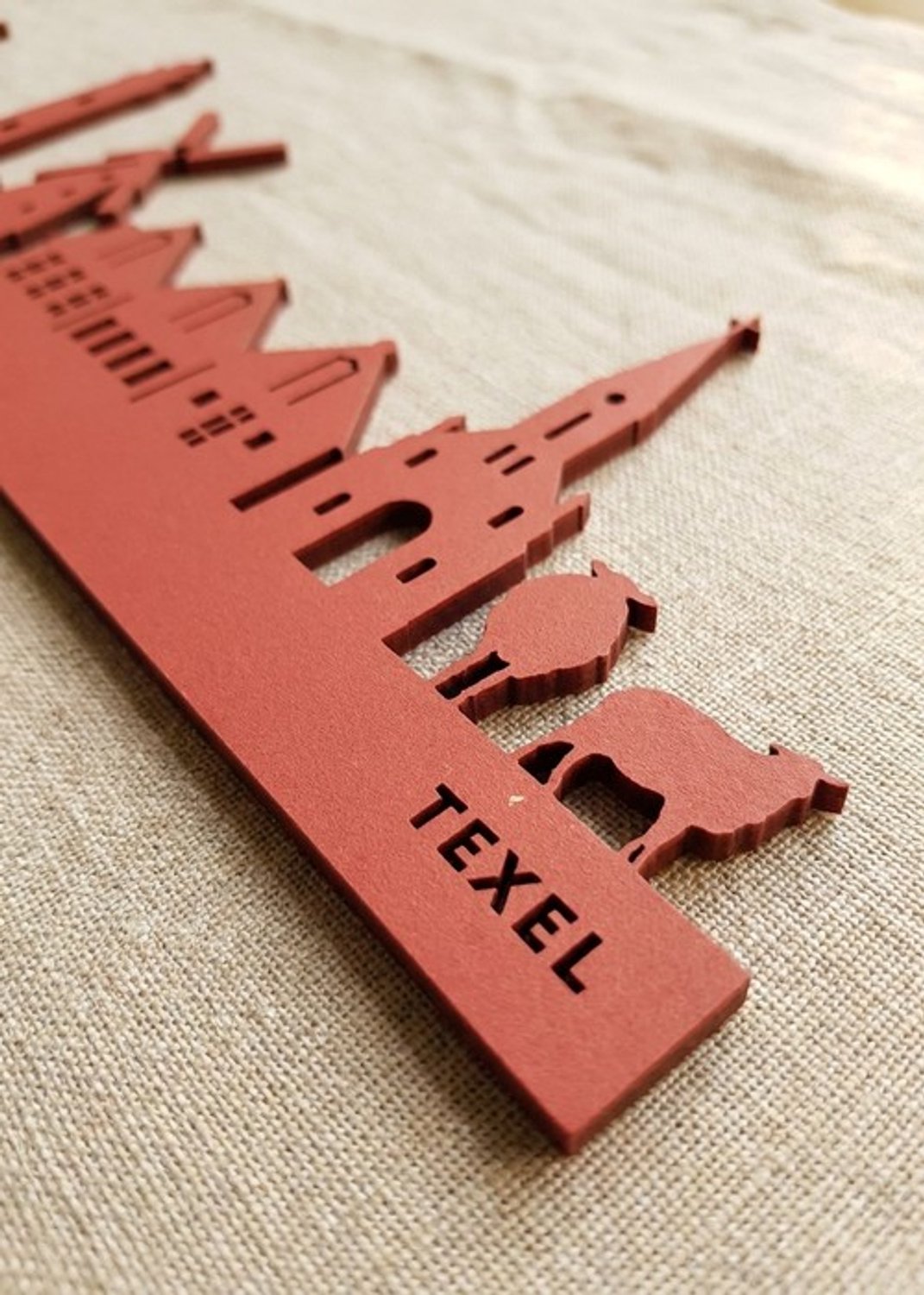 Houten Skyline Texel | Wanddecoratie voor aan de muur | Rood MDF | 100 x 20 cm