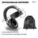 Zwarte opvouwbare over-ear koptelefoon met draaibare oorschelpen en bijbehorende draagtas.