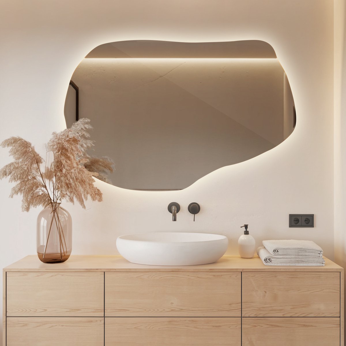 Coloray Toiletspiegel LED - Wandspiegel Slaapkamer Organisch LED - 70 cm x 45,5 cm - Organisch Gevormde LED Spiegel - Organische Spiegel Hal - Neutraal Licht - Organische Spiegel Met Verlichting - Boho LED Spiegel