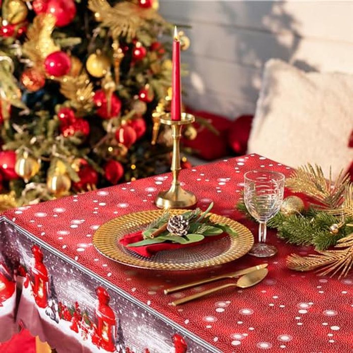 Rood afwasbaar kersttafelkleed 180 x 150 cm rechthoekig