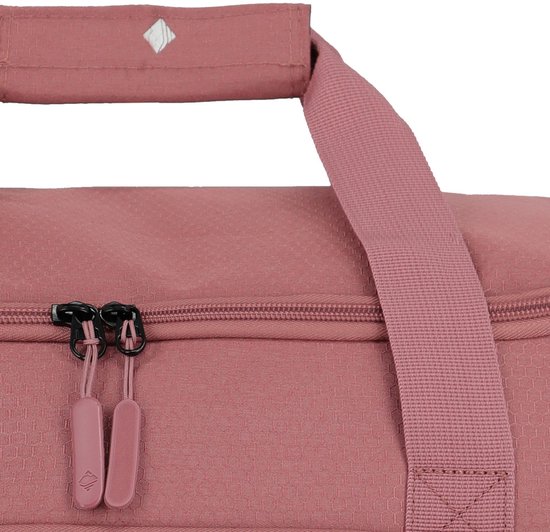 Detail van de roze sporttas met handvat, trekkoordjes en logo.
