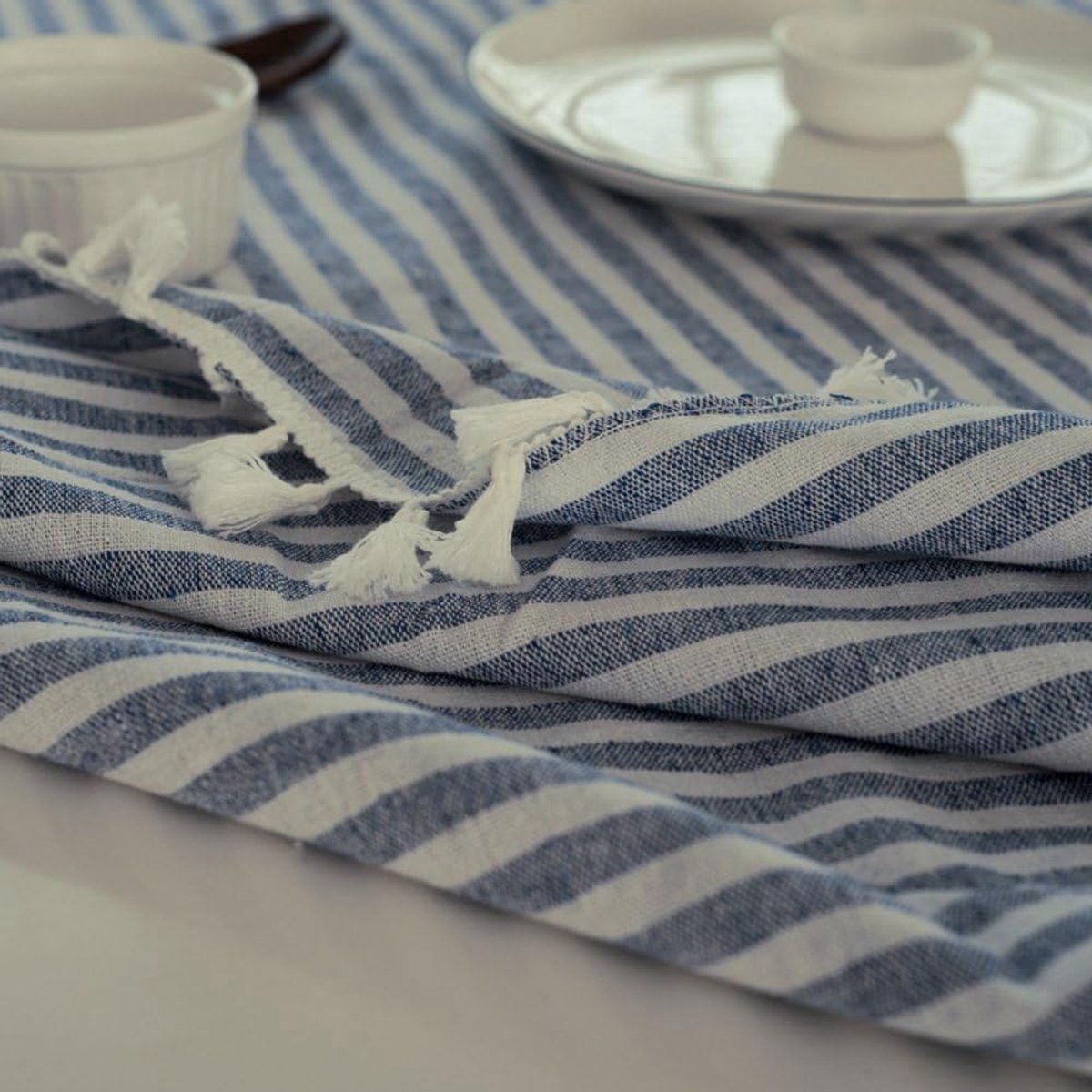 Stunq® Gestreepte tafelloper met franjes, eenvoudig en elegant huishoudtextiel voor binnen- en buitengebruik, 130x180cm