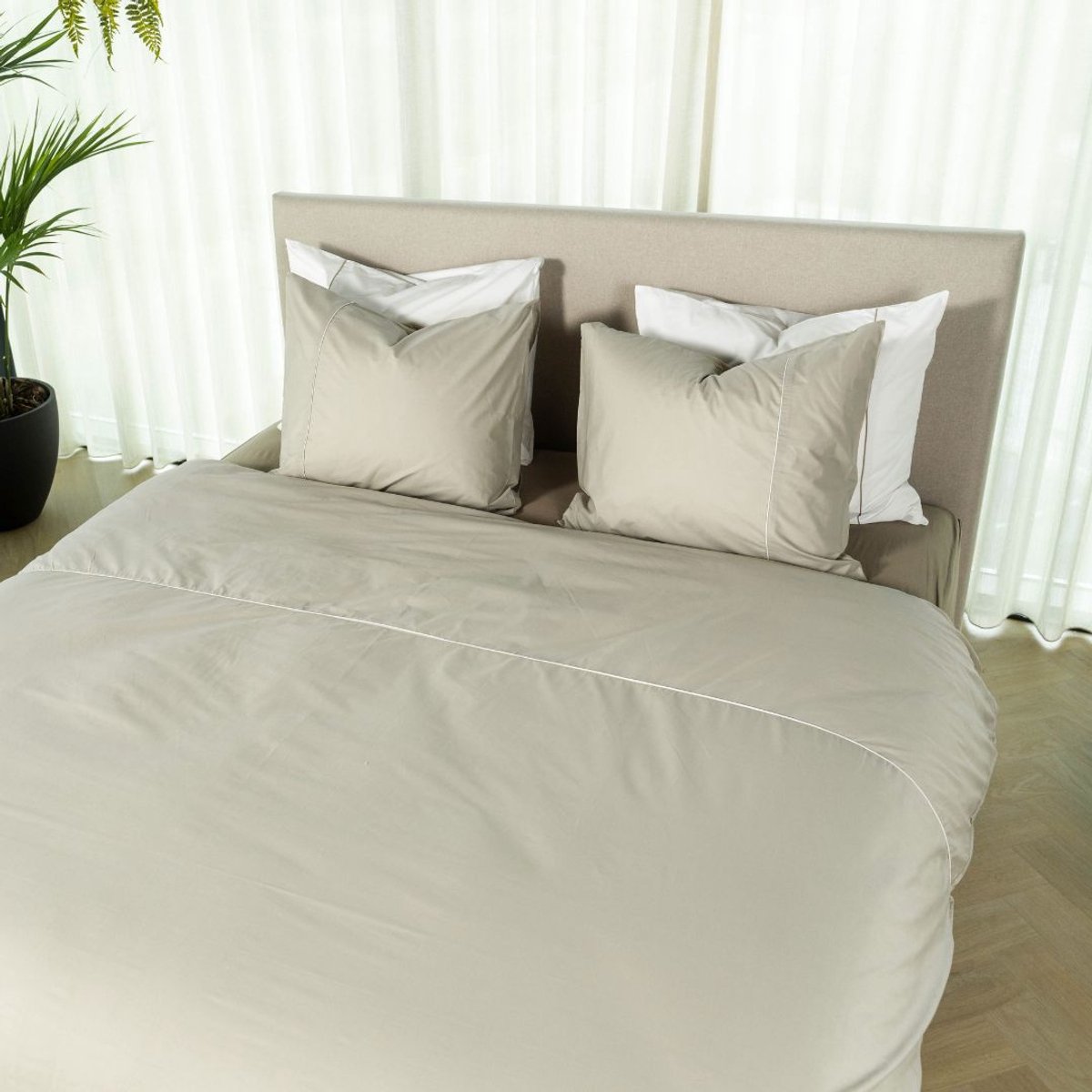 Kayori Sasaki Dekbedovertrek Perkal - 200x200-220 cm +2 slopen - Tweepersoons - Crispy Hotelkwaliteit - Taupe