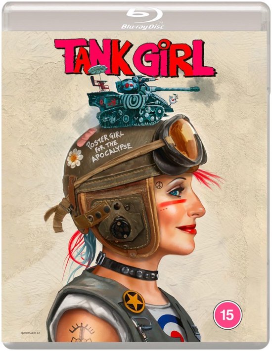 Blu-ray hoes van Tank Girl met een vrouw in een pilotenhelm en een tank erop. Tekst: Poster Girl for the Apocalypse.