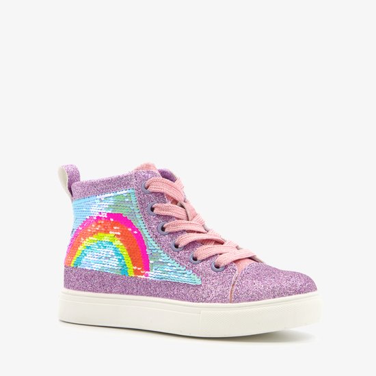 Paarse glitter hoge sneakers met regenboog pailletten en roze veters.
