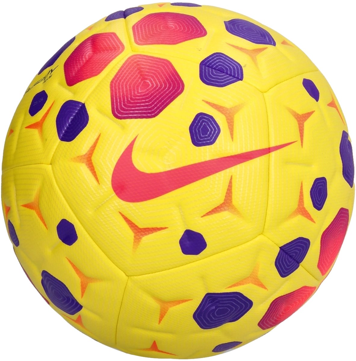 Nike academy plus voetbal in de kleur geel.