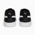 Achterkant van zwarte Puma Smash 3.0 sneakers met witte accenten en logo.