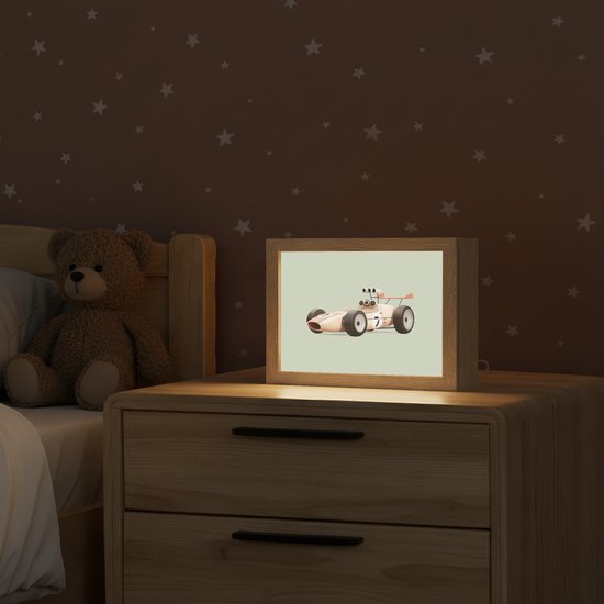 Nachtlampje 20x15 cm - Kinder lampje - Beige - Raceauto - Groen - Tafellamp kinderkamer - Slaapkamer lamp - Bedlamp kinderen - Kinderlampje stopcontact - Wandlamp babykamer - Nachtlampjes van Merkloos — afbeelding 2