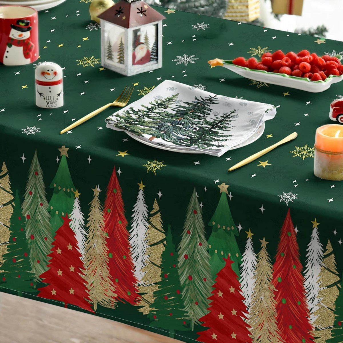 Kerst Tafelkleed 140x220 cm Groen Sneeuwvlokken & Bomen - Wasbaar Polyester Tafeltextiel