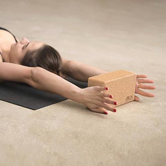 Yogablok van Kurk - Premium 100% Natuurlijke Ondersteuning voor Yoga en Pilates - Antislip en Milieuvriendelijk — afbeelding 3