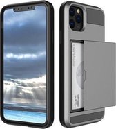 Hoesje voor iPhone 12 / 12 Pro (6.1) - Hard case hoesje met ruimte voor pasjes - Grijs - Pasjeshouder telefoonhoesje -