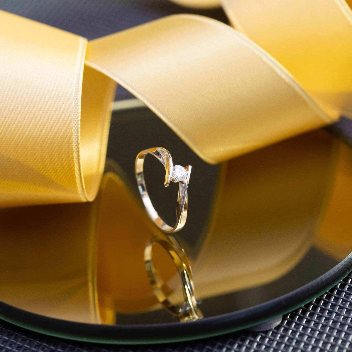 Lucardi Dames Ring met zirkonia - Ring - Cadeau - 14 Karaat Goud - Geelgoud en Witgoud