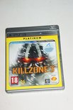 Édition Platinum de Killzone 3 sur PlayStation 3, avec un soldat casqué aux yeux rouges flamboyants sur la jaquette.
