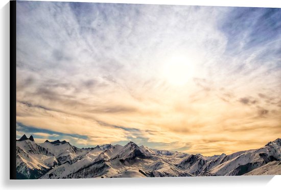 Canvas - Bergen met Sneeuw onder Mooie Lucht - 90x60 cm Foto op Canvas Schilderij (Wanddecoratie op Canvas)