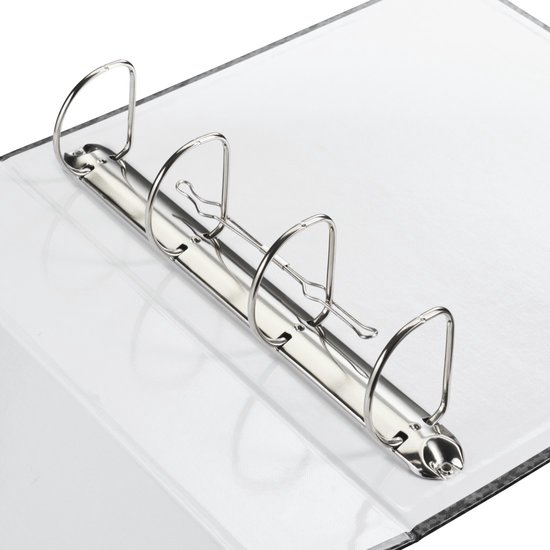 Drie metalen ringen van een ringband, geopend.