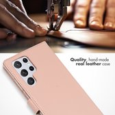 Selencia Hoesje Geschikt voor Samsung Galaxy S22 Ultra Hoesje Met Pasjeshouder - Selencia Echt Lederen Bookcase - roze