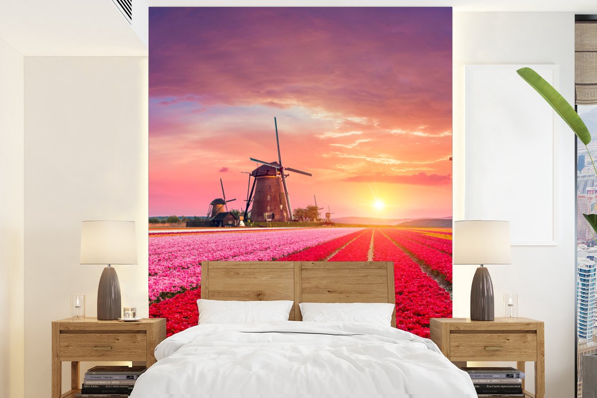 Behang - Fotobehang Bloemen - Windmolen - Tulpen - Zonsondergang - Roze - Breedte 190 cm x hoogte 260 cm