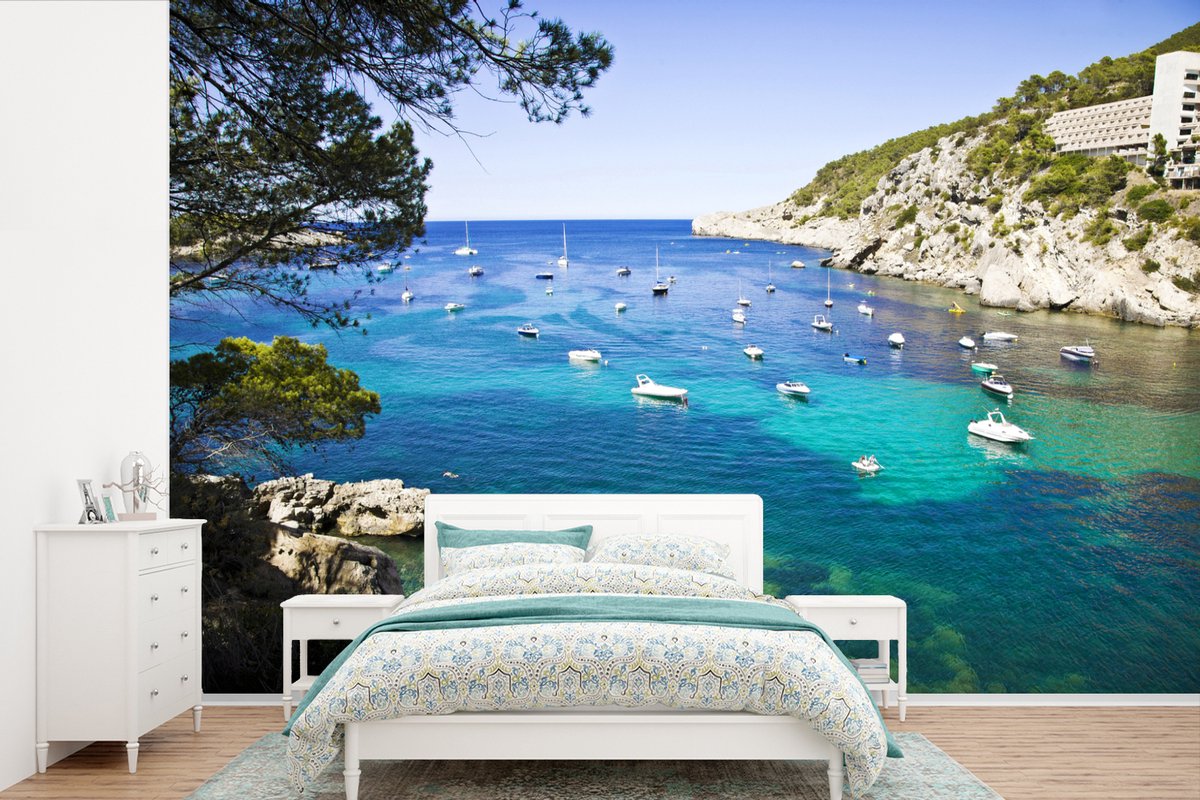 Behang - Fotobehang Zee bij Portinatx op Ibiza - Breedte 600 cm x hoogte 400 cm