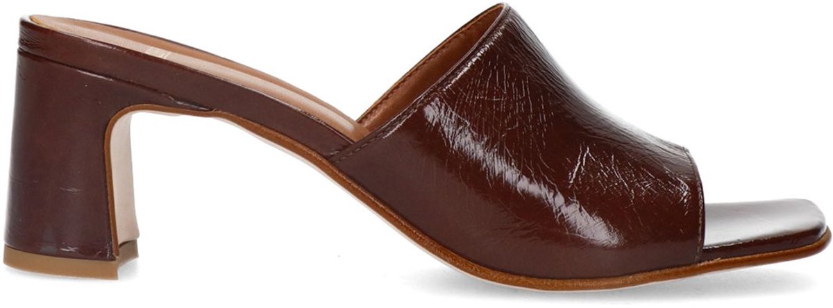 Manfield - Dames - Bruine lakleren sandalen met hak - Maat 39