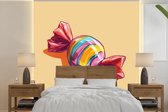 Behang - Fotobehang Geel - Snoep - Kleur - Breedte 350 cm x hoogte 350 cm