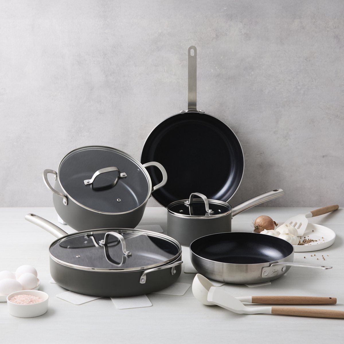 ISENVI Murray Chef Gourmet - Soenil Special Edition - Pannenset 14 Delig - RVS grepen - Antraciet - Keramisch - 100% PFAS, PTFE vrij - 100% duurzaam - Unieke Antiaanbaklaag - Non-stick bodem - Vaatwasbestendig - Geschikt voor alle
