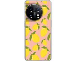 Telefoonhoesje Geschikt voor OnePlus 11 hoesje - Citroenen - Geel - Roze - Patroon - Vruchten - Siliconen Telefoonhoesje Telefoonhoesje