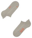 Lichtgrijze Falke sokken met oranje 'FALKE COOL KICK', maatindicatie en 'R'.