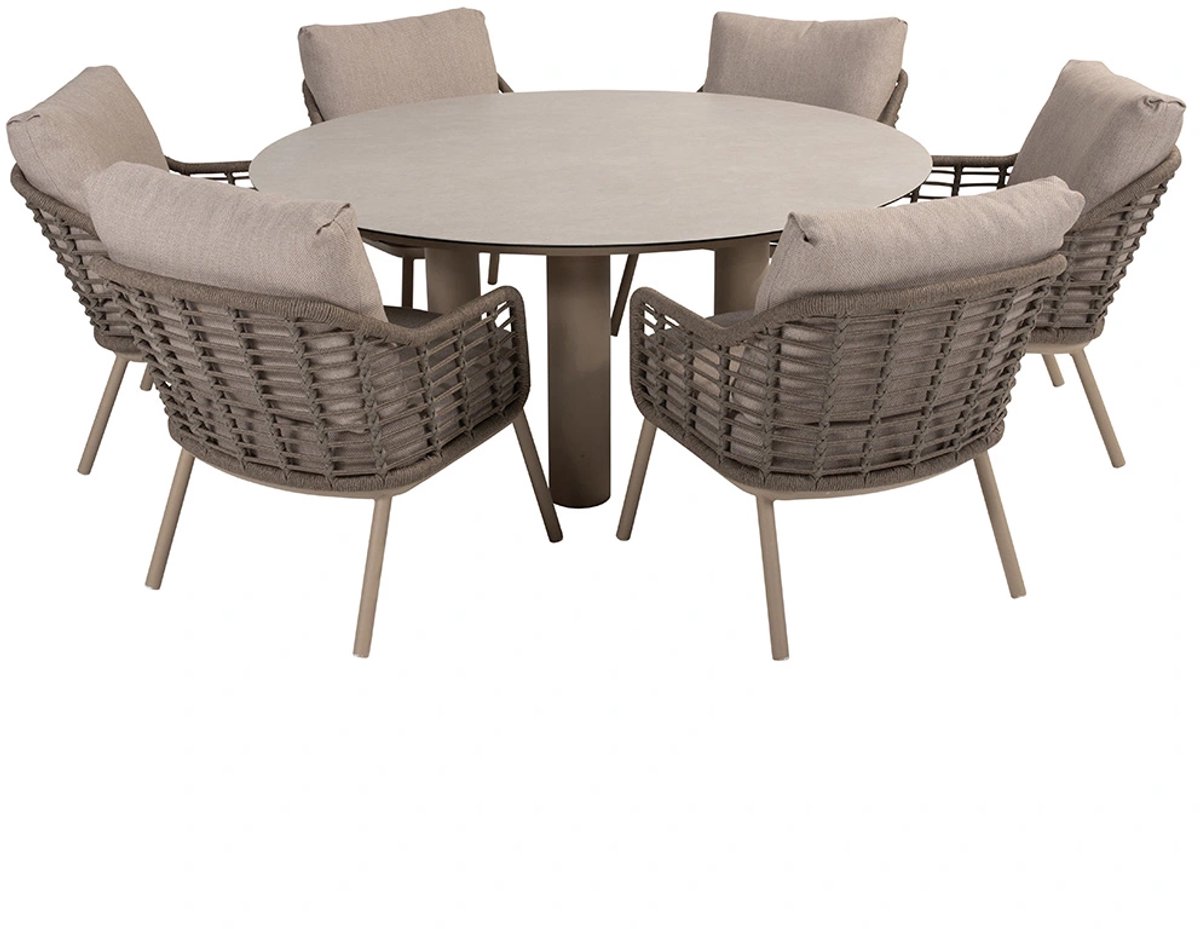 4-Seasons Outdoor Puglia lage eetset voor buiten met merklogo.