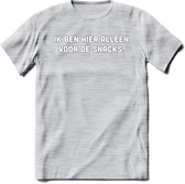 Ik Ben Hier Alleen Voor De Snacks - Snack T-Shirt | Grappig Verjaardag Kleding Cadeau | Eten En Snoep Shirt | Dames - Heren - Unisex Tshirt | - Licht Grijs - Gemaleerd - S