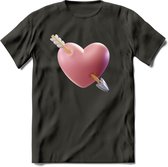 Valentijn Hart met pijl T-Shirt | Grappig Valentijnsdag Cadeautje voor Hem en Haar | Dames - Heren - Unisex | Kleding Cadeau | - Donker Grijs - M