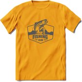 Fishing - Vissen T-Shirt | Grappig Verjaardag Vis Hobby Cadeau Shirt | Dames - Heren - Unisex | Tshirt Hengelsport Kleding Kado - Geel - S