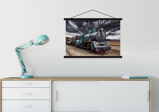 Affiche textielposter Nuages sombres au-dessus de la locomotive à vapeur 90x60 cm