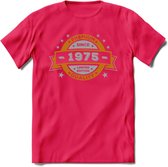 Premium Since 1975 T-Shirt | Zilver - Goud | Grappig Verjaardag en Feest Cadeau Shirt | Dames - Heren - Unisex | Tshirt Kleding Kado | - Roze - L