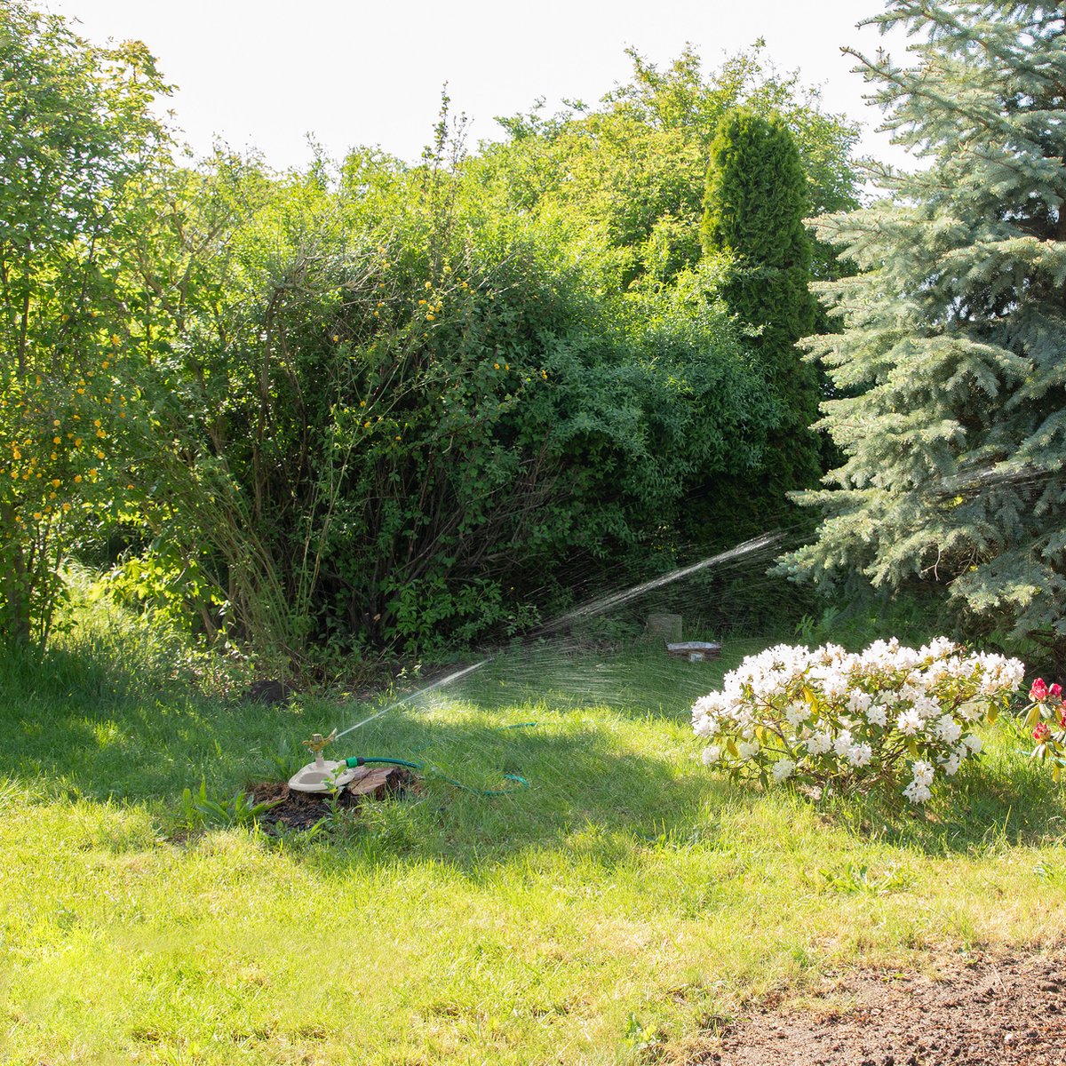 Relaxdays cirkelsproeier pulserend 12 m - tuinsproeier 360 graden - gazonsproeier draaiend