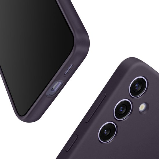 Detail van donkerpaarse Samsung siliconen hoes met cameralens opening en knoppen.