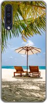 Geschikt voor Samsung Galaxy A50 hoesje - Strandstoel - Parasol - Palmboom - Siliconen Telefoonhoesje