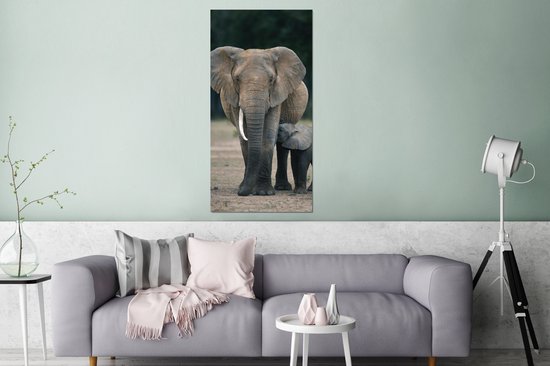 Wanddecoratie Metaal - Aluminium Schilderij - Baby olifant die gevoed wordt door zijn moeder