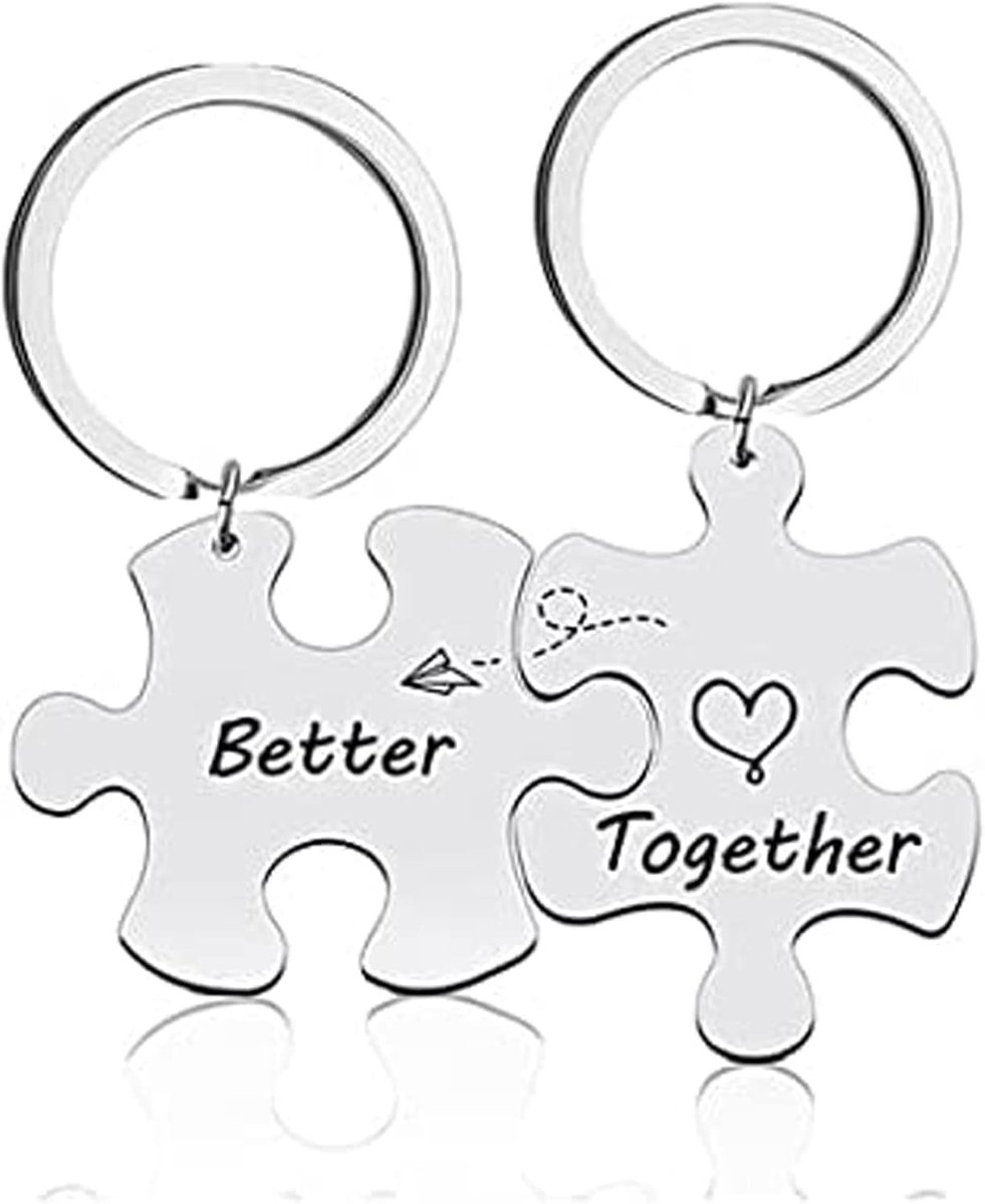 Paar 1 paar sleutelhangers roestvrij staal hanger puzzel gegraveerd voor feesten, trouwdag, Valentijnsdag, Kerstmis, verjaardagscadeaus
