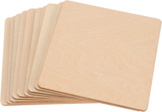 Stapel houten platen met afgeronde hoeken, naturel houtkleur, op een witte achtergrond.